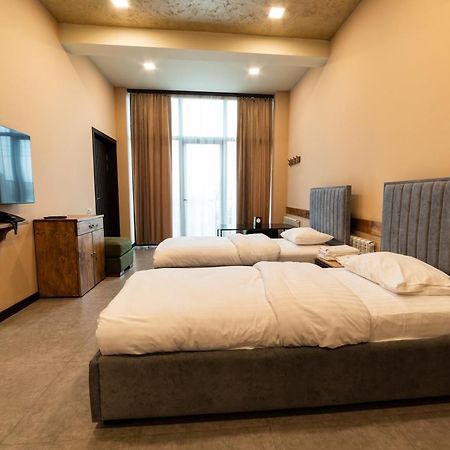 B H Y Guesthouse In Ереван Экстерьер фото