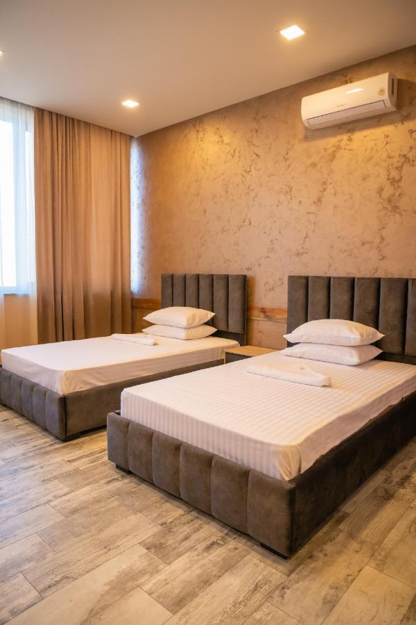 B H Y Guesthouse In Ереван Экстерьер фото