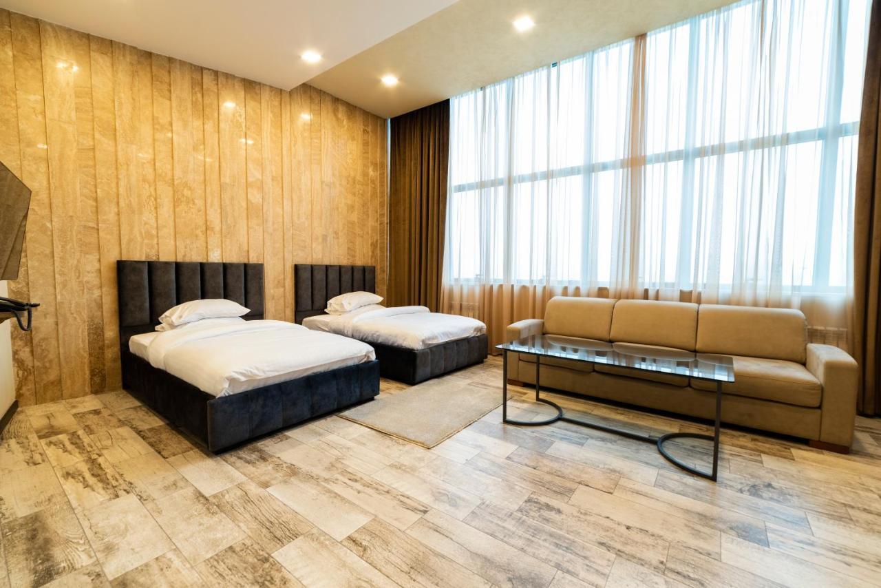 B H Y Guesthouse In Ереван Экстерьер фото